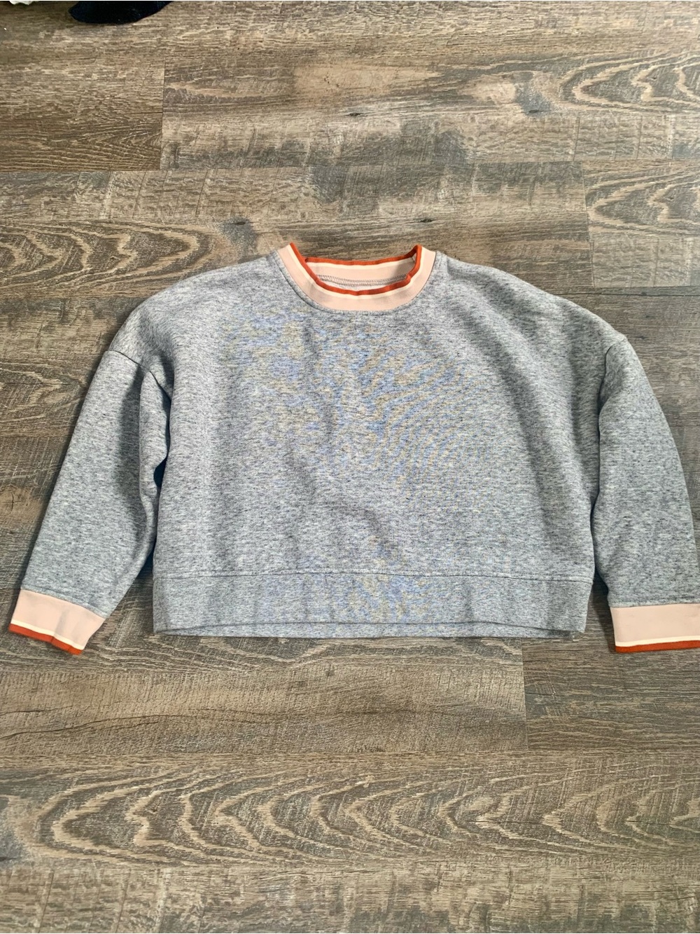 Madewell Activewear College Heather Gray Cropped Sweatshirt with Peach Trim
